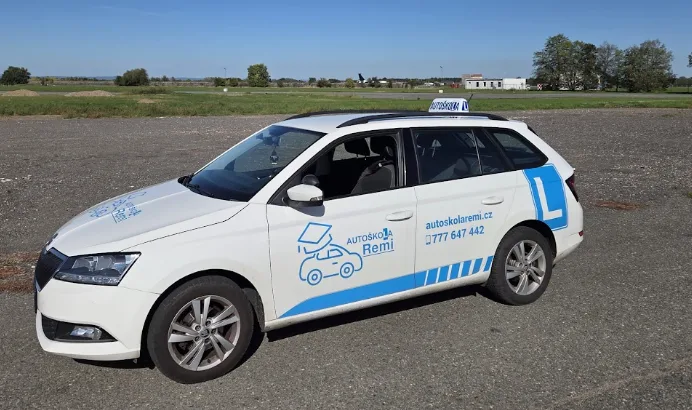 Výcvikové vozidlo Škoda Fabia autoškoly Remi